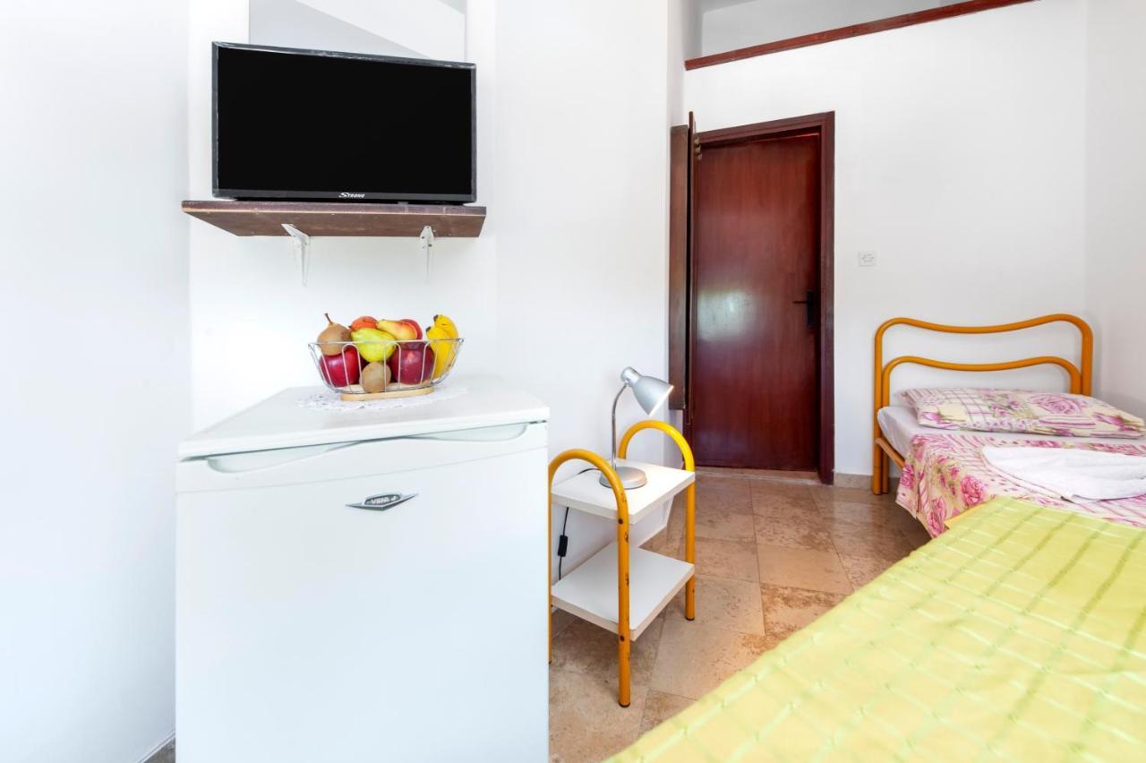 Апартаменты Near Beach And Rovinj Center 4 Экстерьер фото